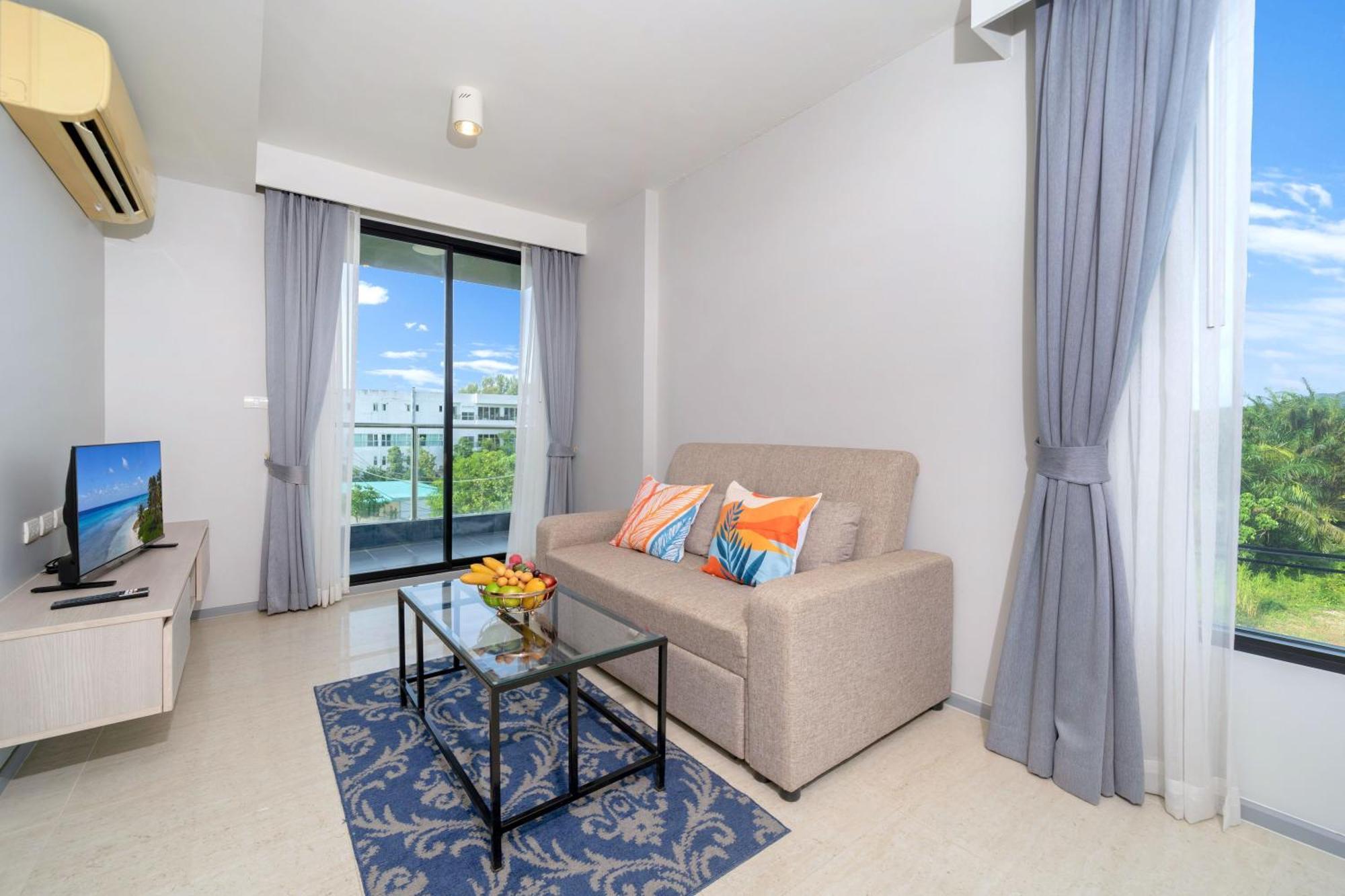 View Chic At 6th Avenue C416 Surin With Scenic Rooftop Pool